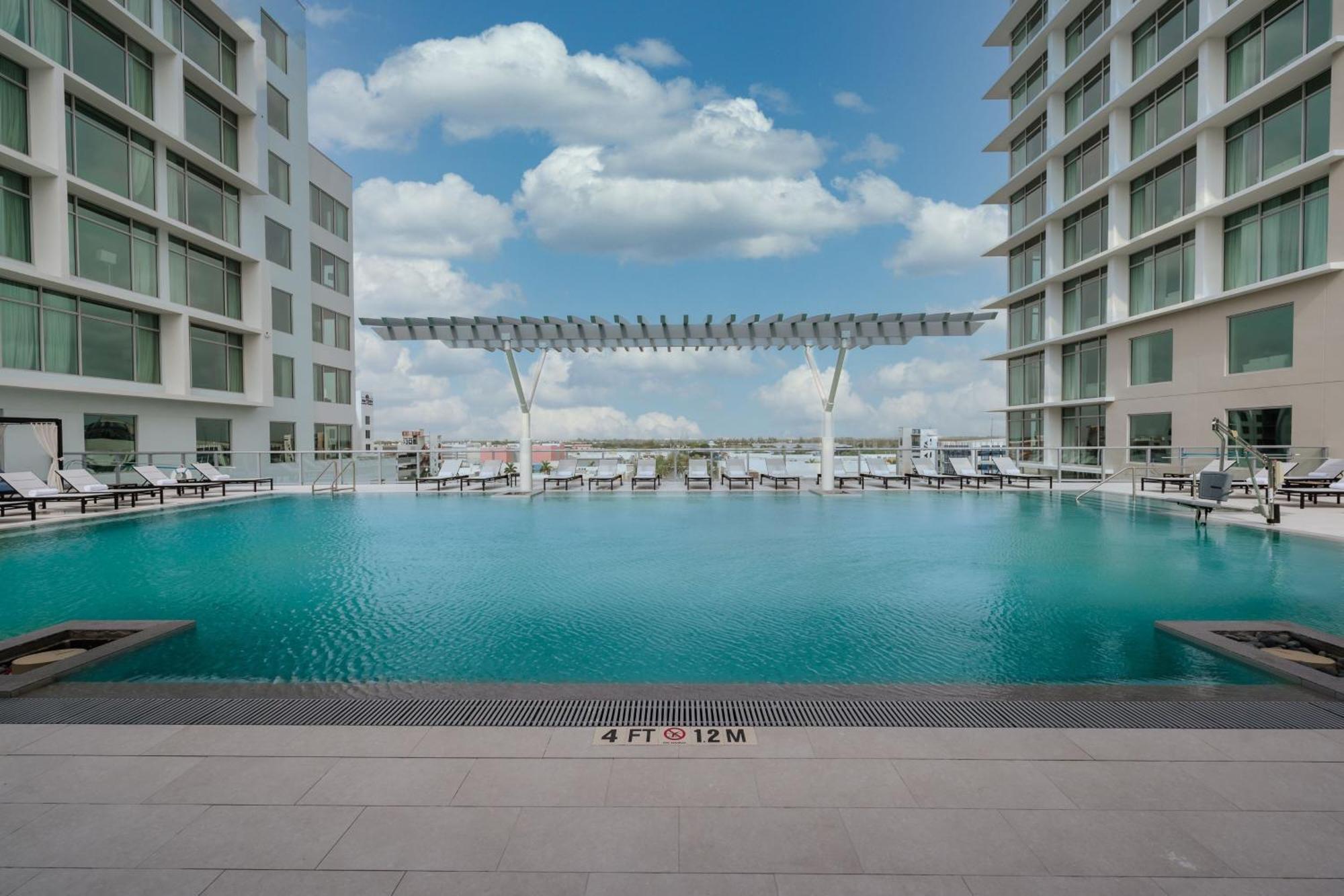 Marriott Fort Lauderdale Airport Дания-Бич Экстерьер фото
